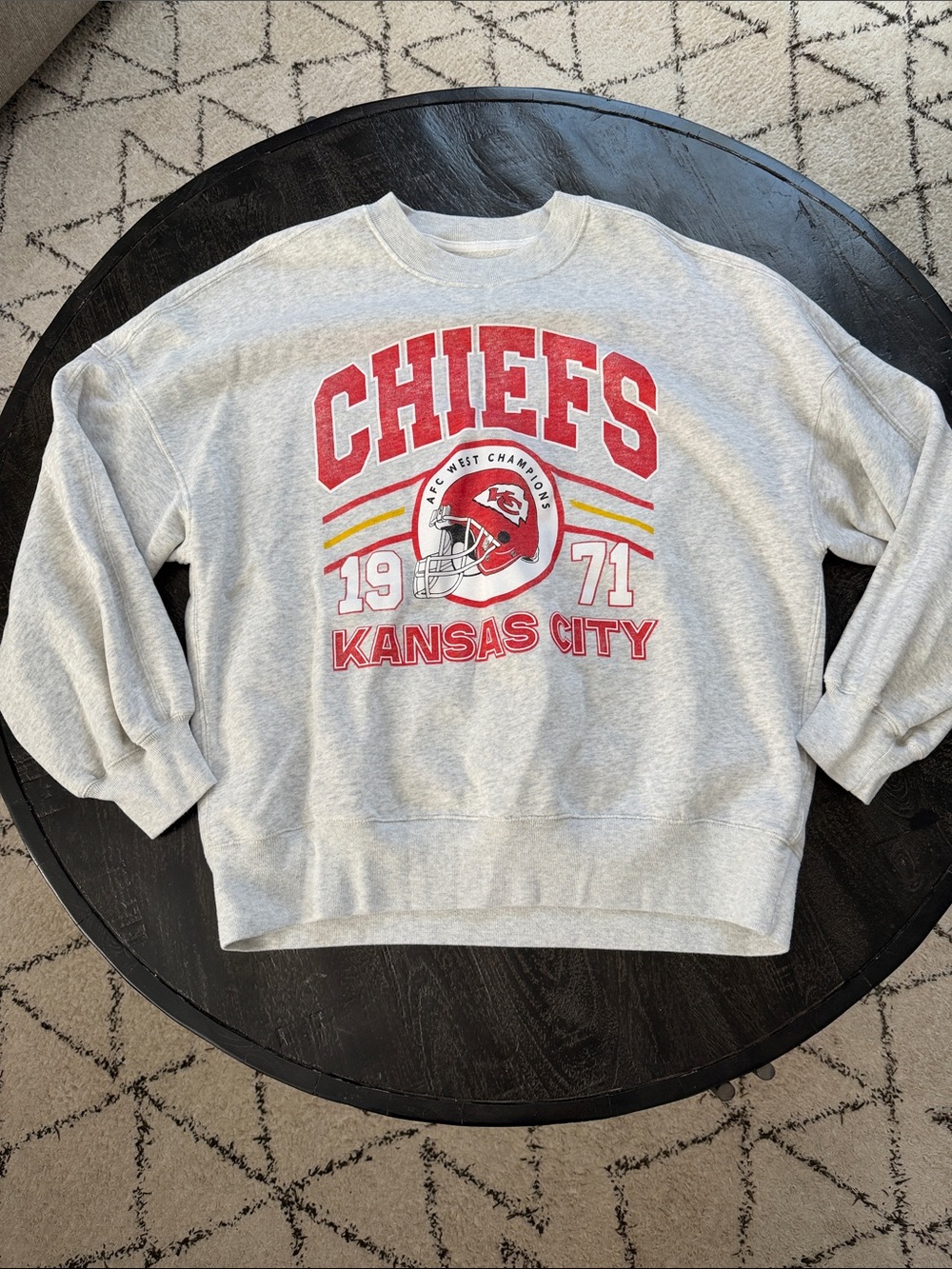 Abercrombie & Fitch Light Gray Chiefs Graphic Crewneck Sweatshirt